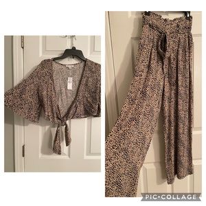 American Eagle two piece set, never worn. Tags attached. XS top, XXS bottoms.